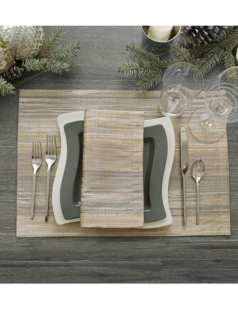 Villeroy & Boch Radcliffe Taupe, diver, gold and cream dining table set